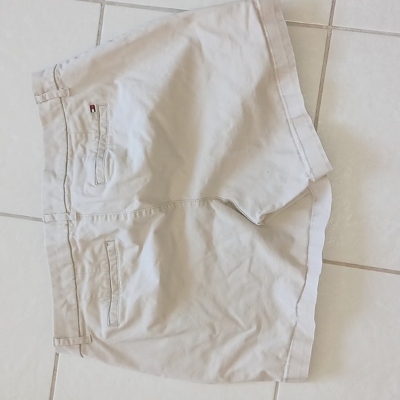 Tommy Hilfiger Women's Hollywood 5" Chino Short Pockets Khaki Tan - Picture 2 of 7